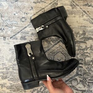 Stuart Weitzman Winzipper Black Nappa Leather Side-Zip Ankle Boots 8.5